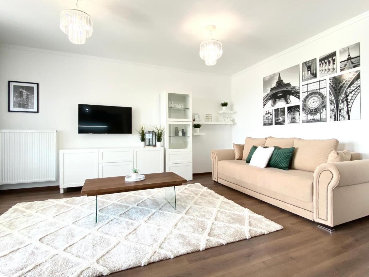 Stylish Retreat With A View In Coresi-Qualis Μπρασόβ Εξωτερικό φωτογραφία